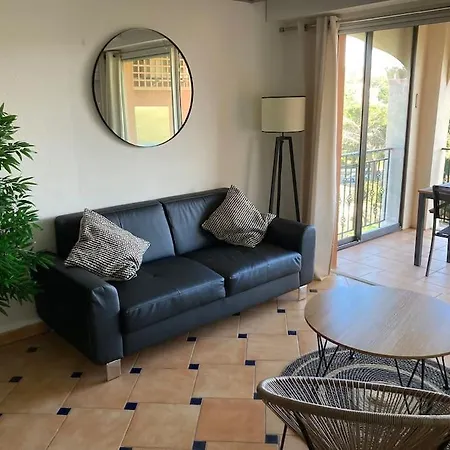 Port Marine - T3 Calme, Avec Terrasse, Piscine, Près De La *