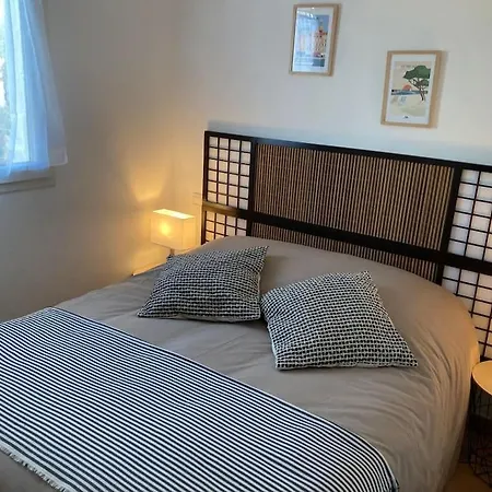 Port Marine - T3 Calme, Avec Terrasse, Piscine, Près De La Sainte-Maxime