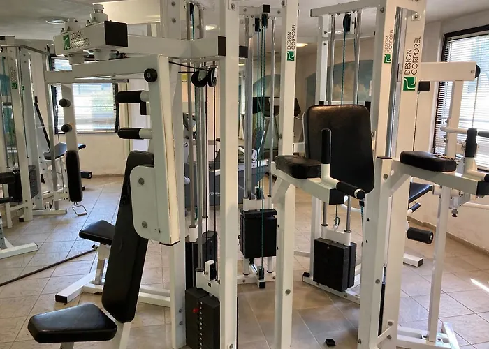 Port Marine - T3 Calme, Avec Terrasse, Piscine, Pres De La Appartement Sainte-Maxime