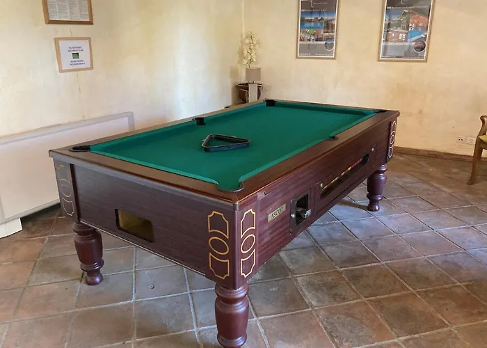 Port Marine - T3 Calme, Avec Terrasse, Piscine, Près De La Sainte-Maxime