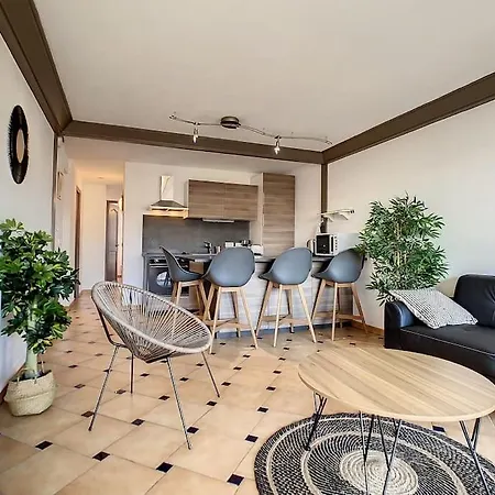 Port Marine - T3 Calme, Avec Terrasse, Piscine, Pres De La * Sainte-Maxime