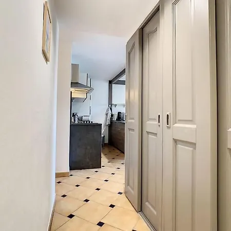 Apartment Port Marine - T3 Calme, Avec Terrasse, Piscine, Pres De La Sainte-Maxime