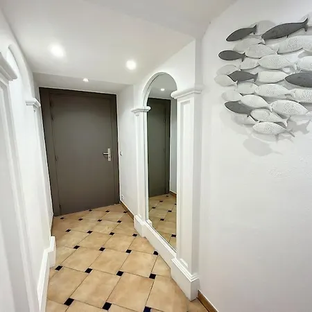 Port Marine - T3 Calme, Avec Terrasse, Piscine, Pres De La Apartment Sainte-Maxime