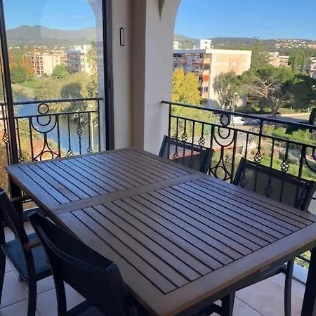 Port Marine - T3 Calme, Avec Terrasse, Piscine, Pres De La