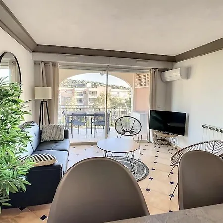 Apartment Port Marine - T3 Calme, Avec Terrasse, Piscine, Pres De La *