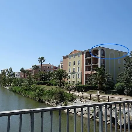 Port Marine - T3 Calme, Avec Terrasse, Piscine, Pres De La Apartment *