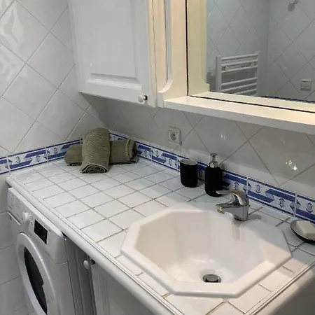 Apartment Port Marine - T3 Calme, Avec Terrasse, Piscine, Pres De La Sainte-Maxime