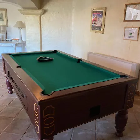 Apartment Port Marine - T3 Calme, Avec Terrasse, Piscine, Pres De La