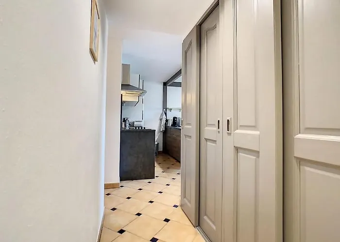 Apartamento Port Marine - T3 Calme, Avec Terrasse, Piscine, Pres De La Sainte-Maxime