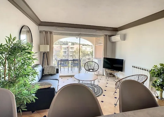 아파트 Port Marine - T3 Calme, Avec Terrasse, Piscine, Pres De La *