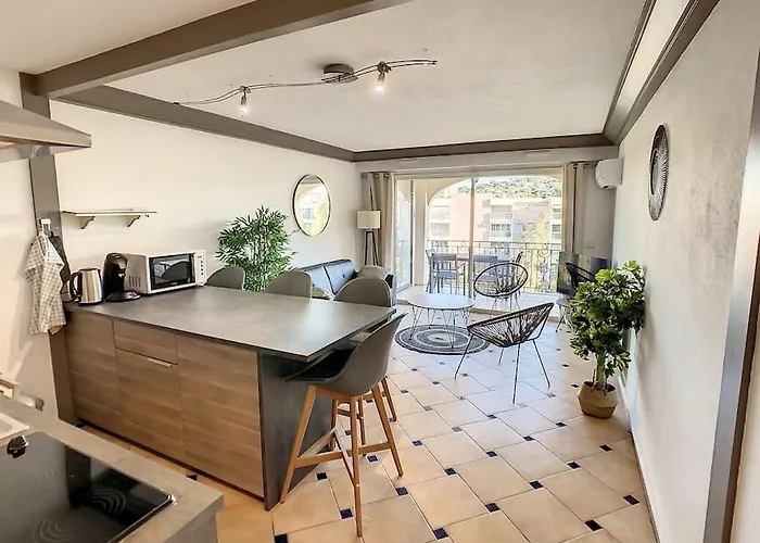 Port Marine - T3 Calme, Avec Terrasse, Piscine, Pres De La Apartamento Sainte-Maxime